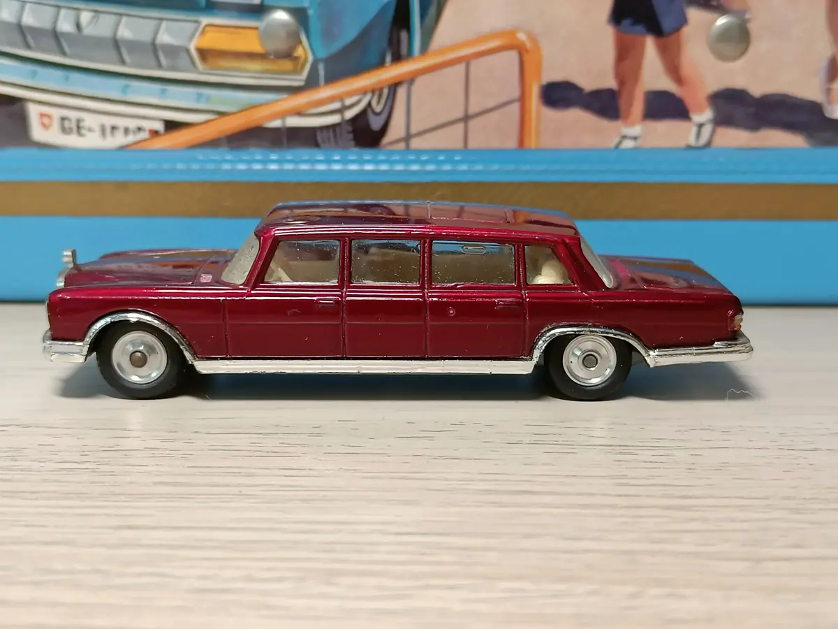 247 Mercedes-Benz 600 Pullman In Dark Crimson 1
