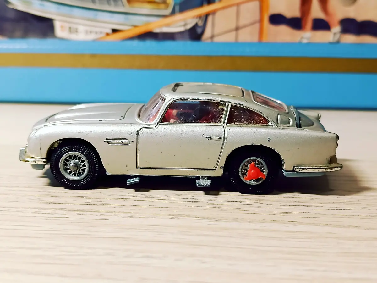 270 James Bond Aston Martin Db5 1