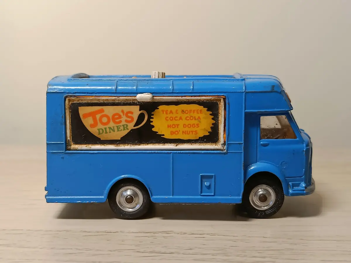 471 Joe's Diner Smiths Karrier Van 1