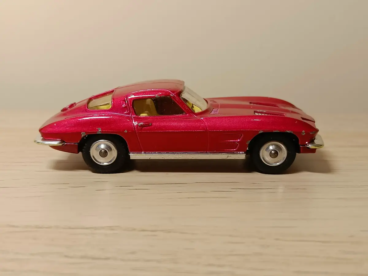 310 Chevrolet Corvette Sting Ray *Early Edition* 1