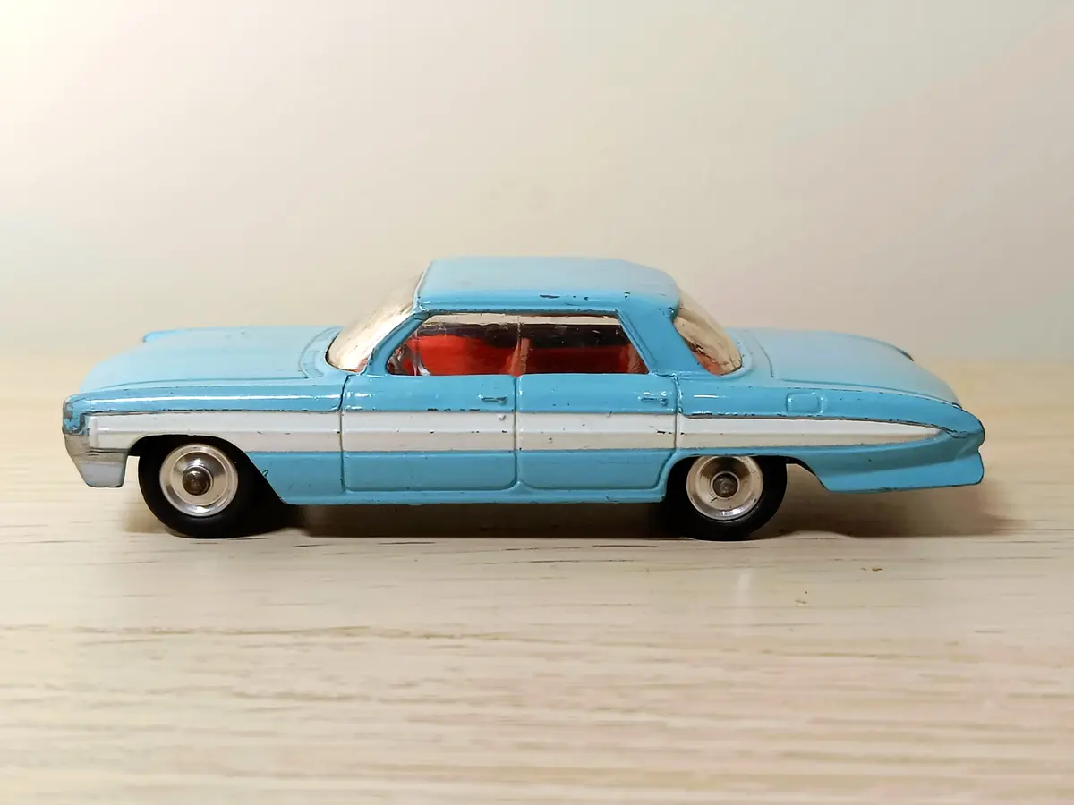 235 Oldsmobile Super 88 1