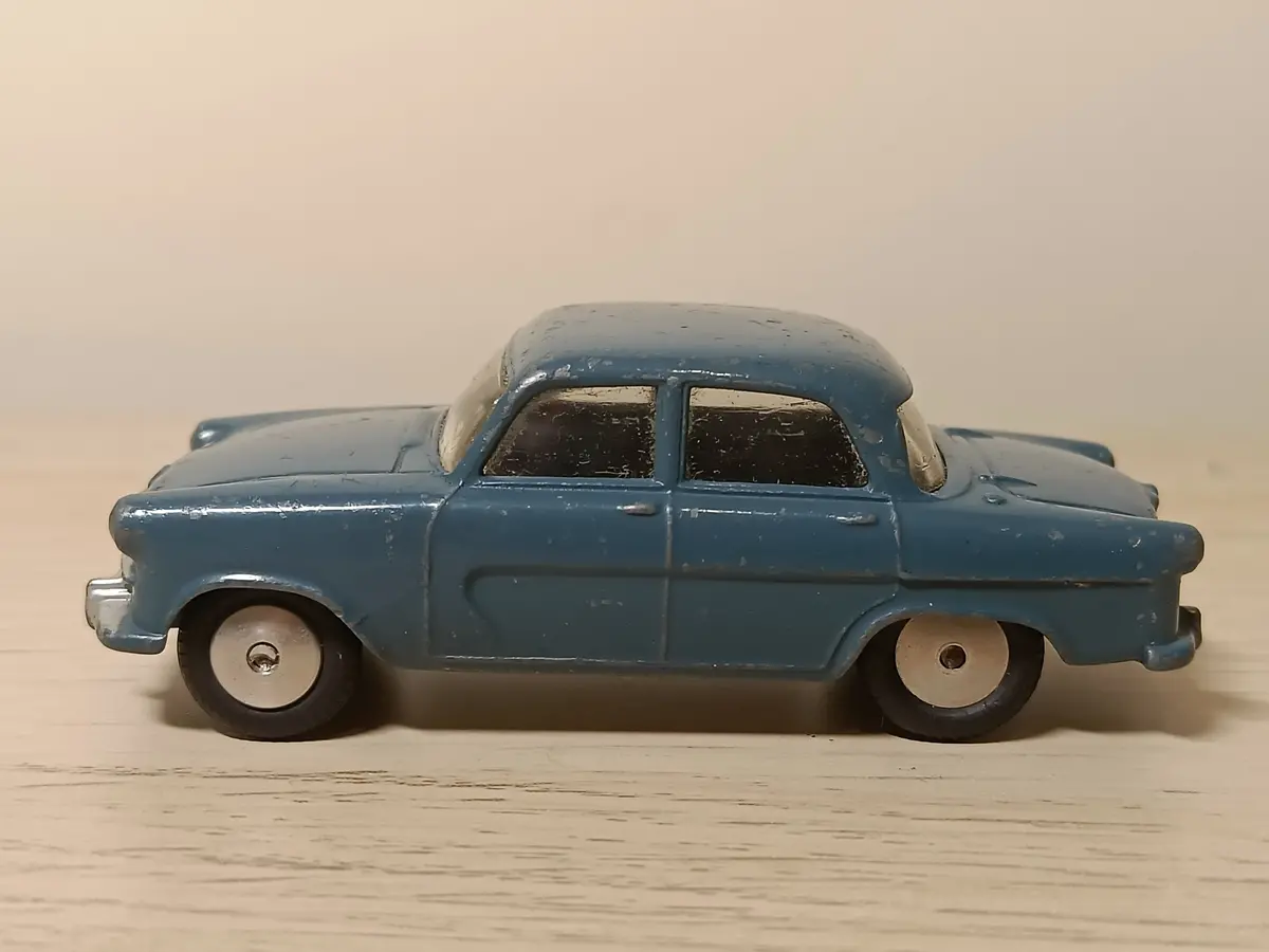 352 Standard Vanguard Iii Raf Staff Car *Grey Base* 1