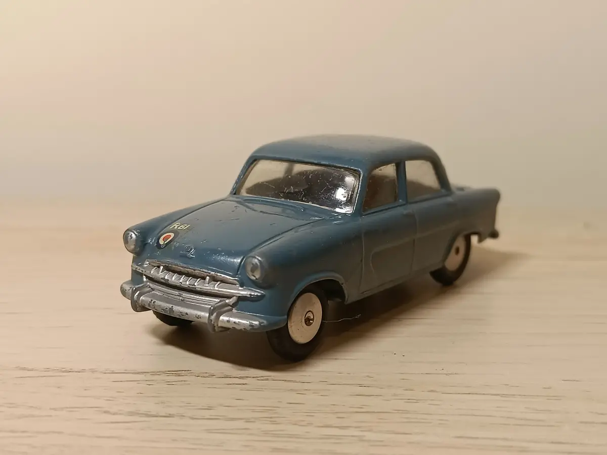 352 Standard Vanguard Iii Raf Staff Car *Grey Base* 2