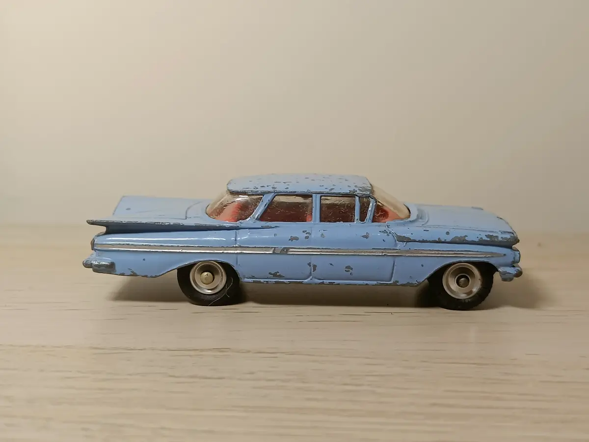220 Chevrolet Impala In Blue (Late Edition) 1