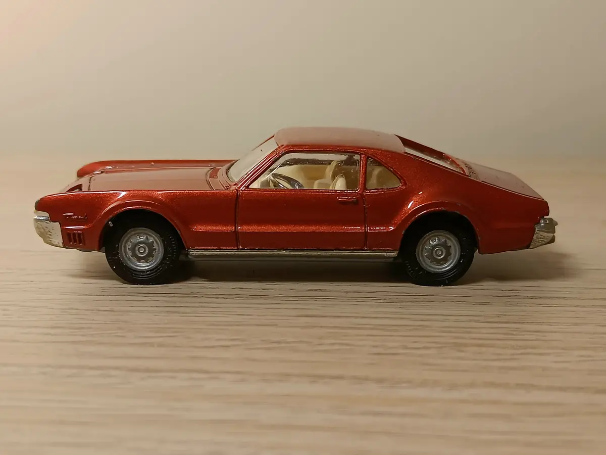 276 Oldsmobile Toronado In Metallic Red 1