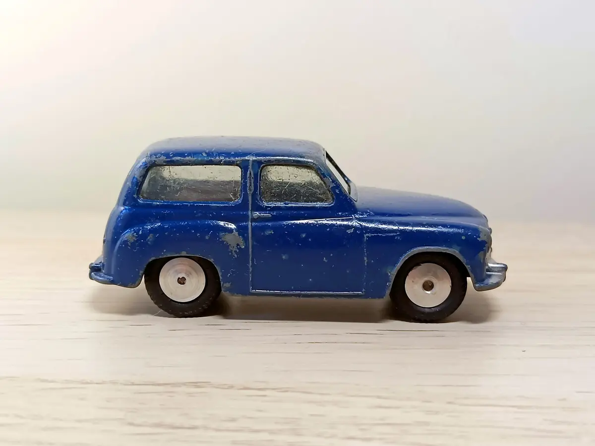 206M Hillman Husky In Deep Blue 1