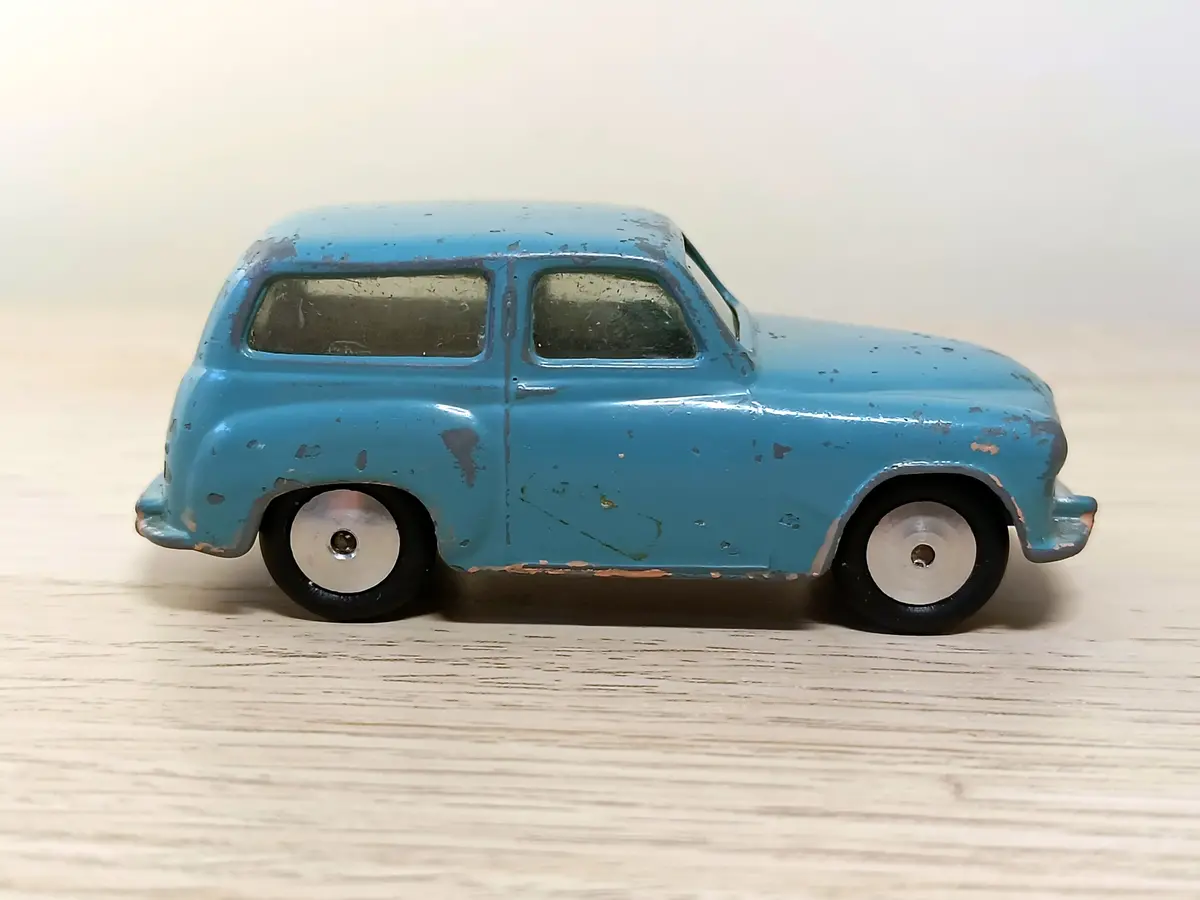 206M Hillman Husky *Rare In Turquoise* 1