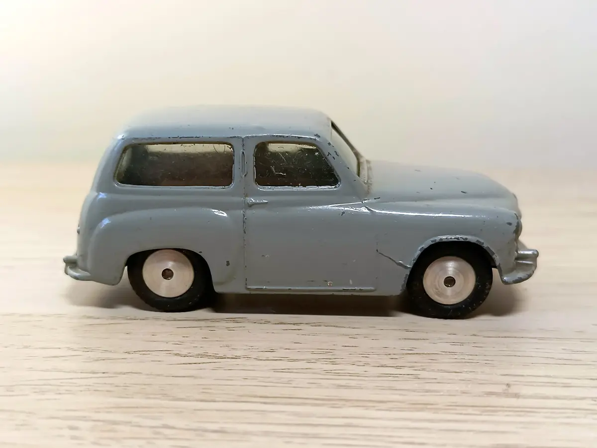 206M Hillman Husky In Grey *With Original Box* 1