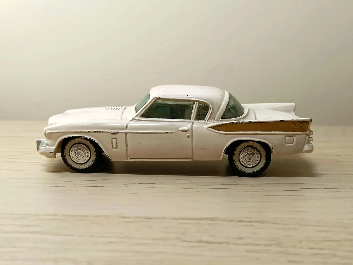 211M Studebaker Golden Hawk 1