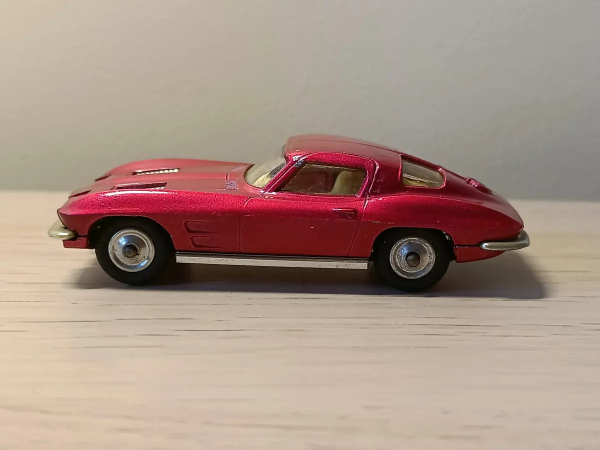 310 Chevrolet Corvette Sting Ray *Early Edition* 1