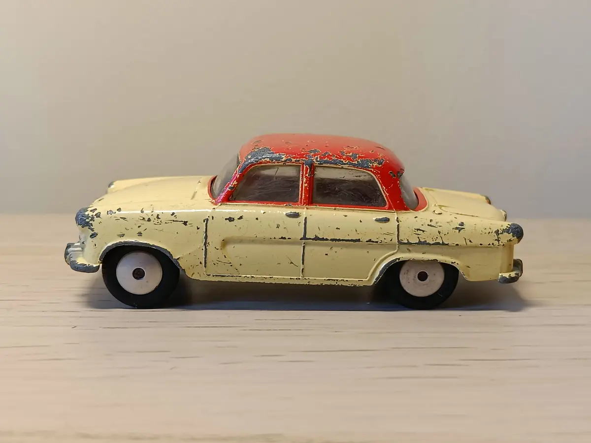 207 Standard Vanguard *In Yellow And Red* 1
