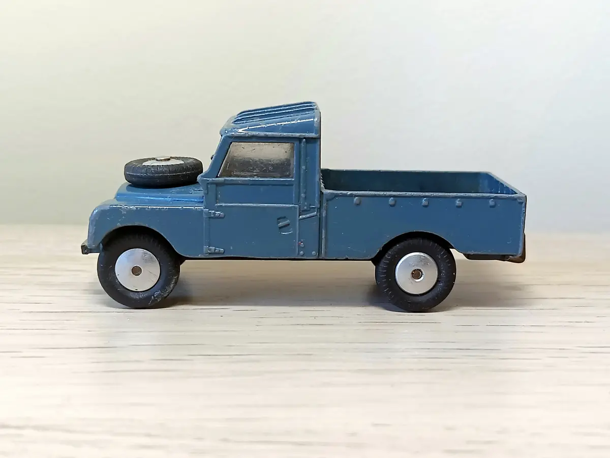 351 Raf Land Rover 1