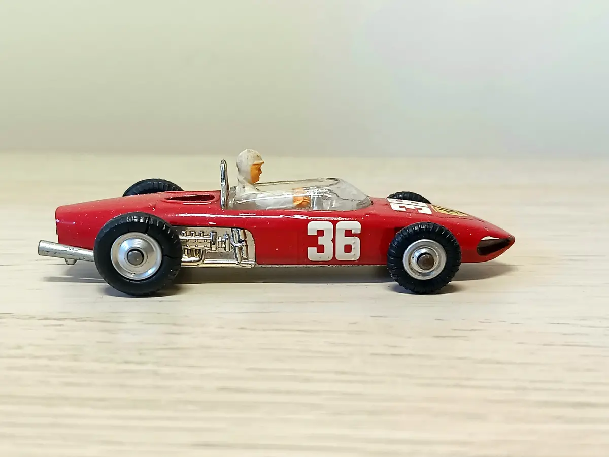 154 Ferrari F1 Racing Car 1