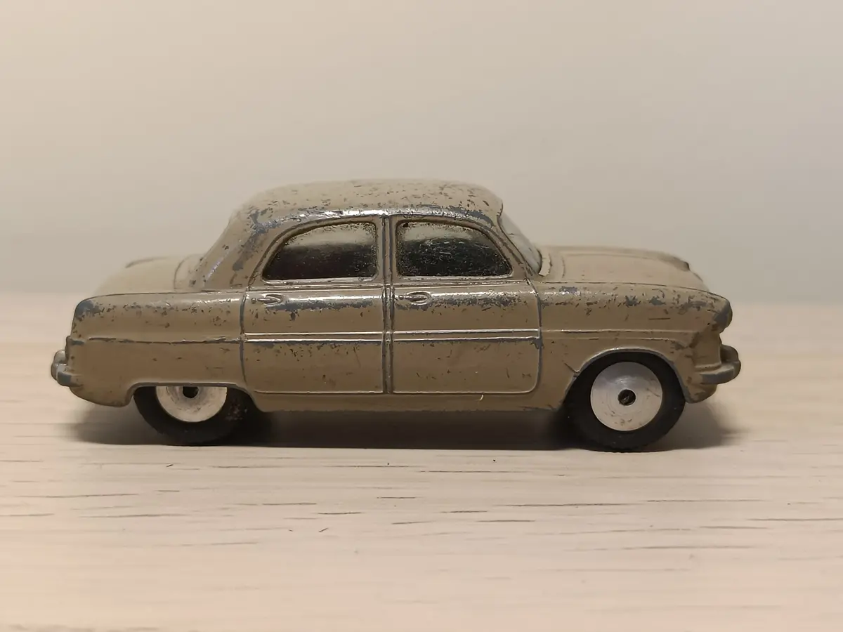 200 Ford Consul In Mushroom 1