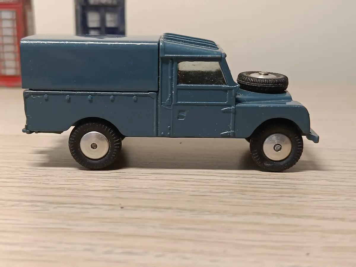 351 Raf Land Rover Early Edition (1) 1