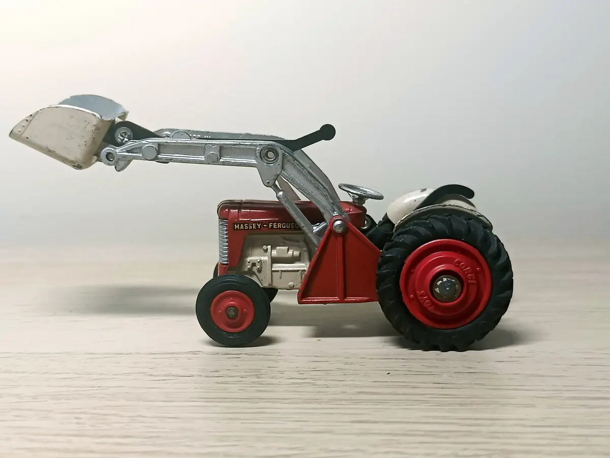 53 Massey Ferguson 65 Tractor With Shovel (Late Edition) 1