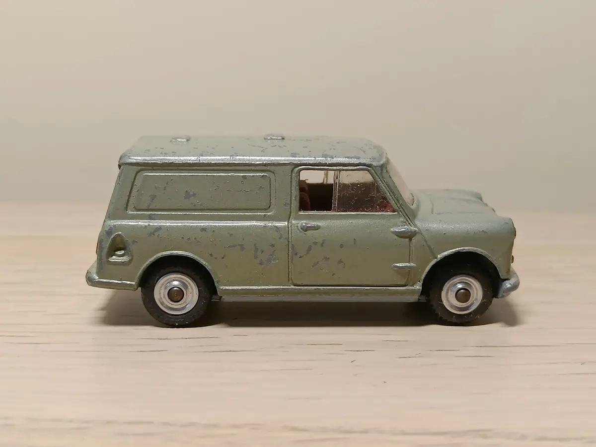 450 Austin Minivan With Countryman Grille (2) 1