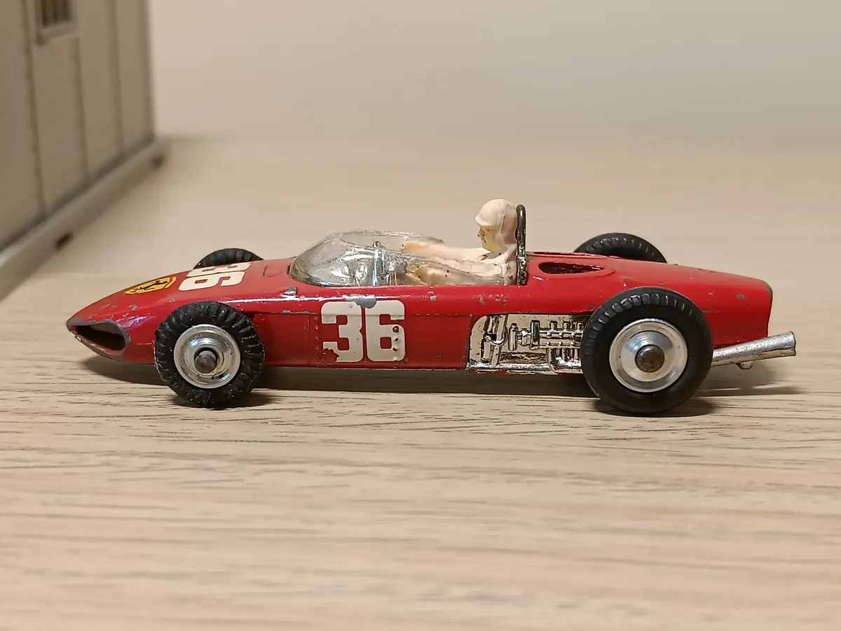 154 Ferrari F1 Racing Car 1