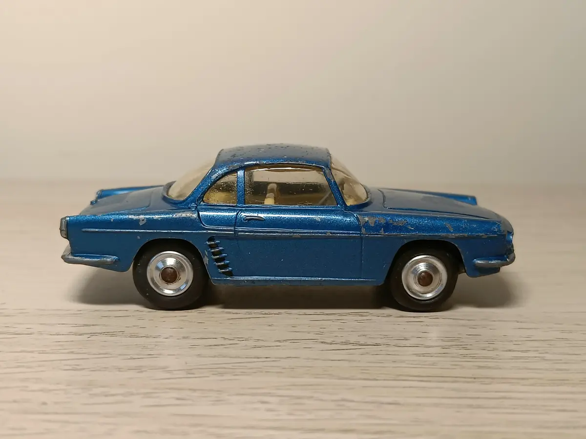 222 Renault Floride In Metallic Blue With A Lemon Interior 1