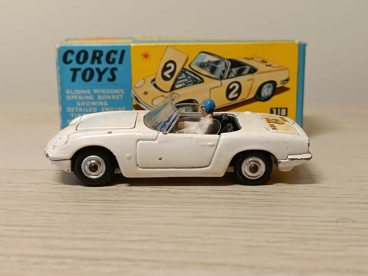 318 Lotus Elan In *White* With Original Box 1