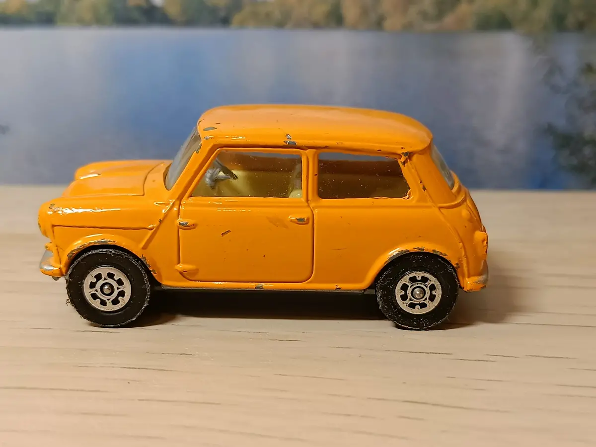 204  Morris Mini-Minor In Orange 1