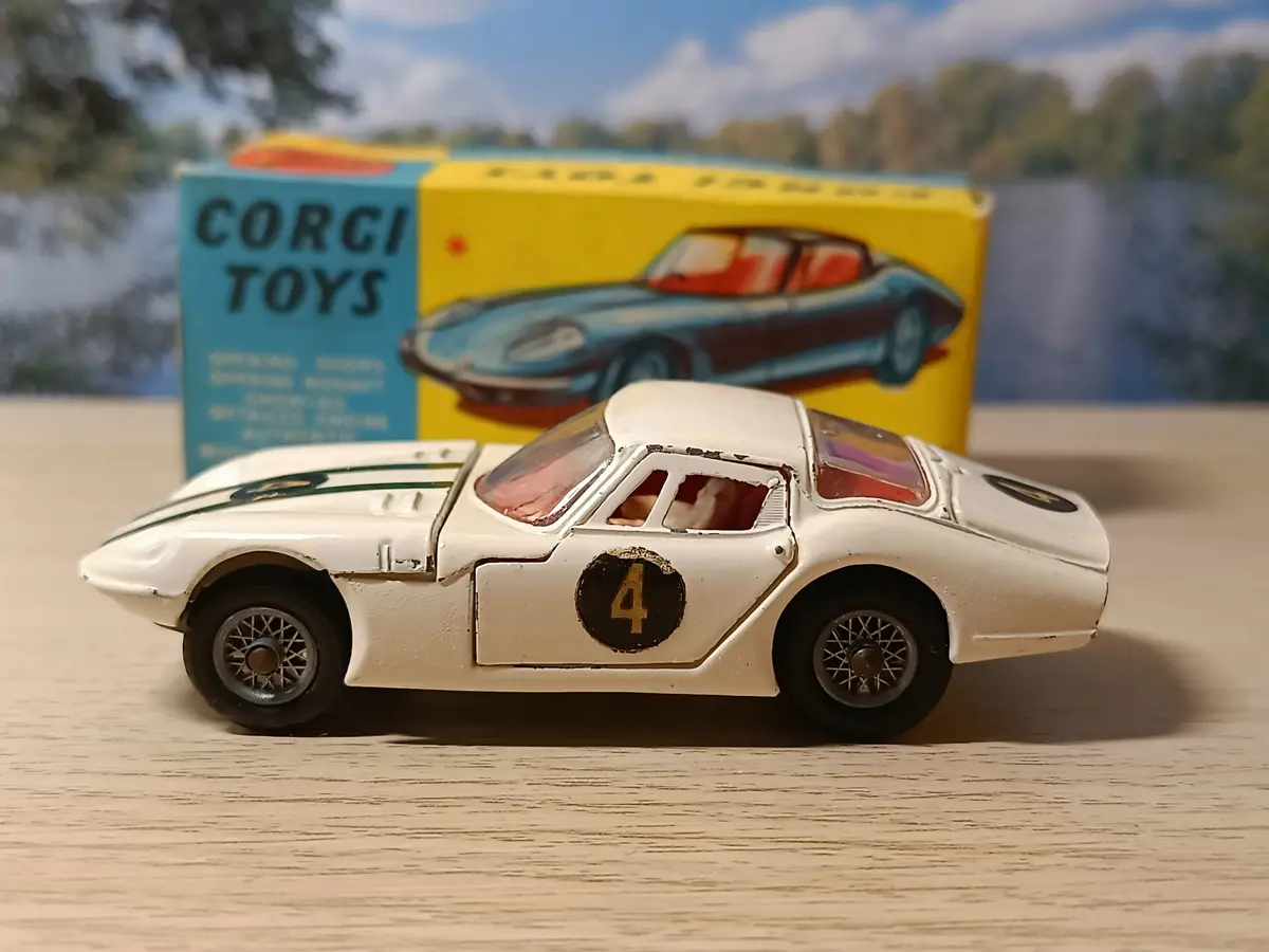 324 Marcos 1800Gt (Wide Stripes) With Original Box 1