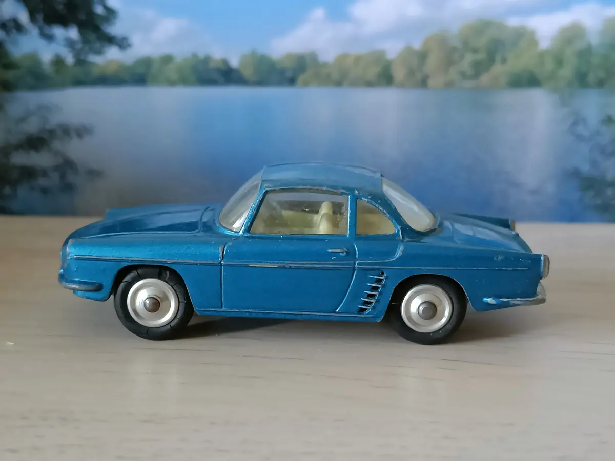 222 Renault Floride In Metallic Blue With A Lemon Interior 1