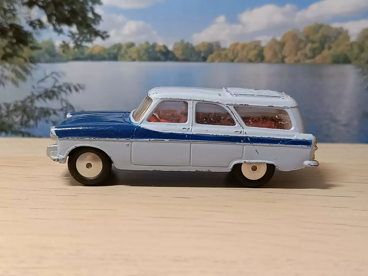 424 Ford Zephyr Estate Car (Copy) 1