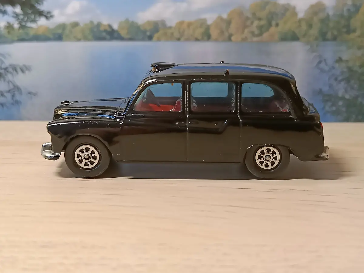 418 Austin Taxi With Red Interior And Tinted Windows 1