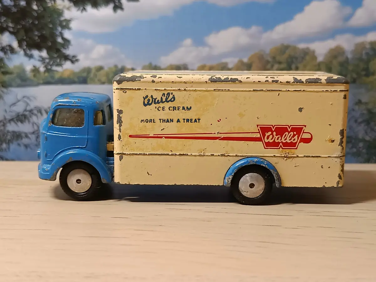 453 Commer 5 Ton Walls Refrigerated Van 1