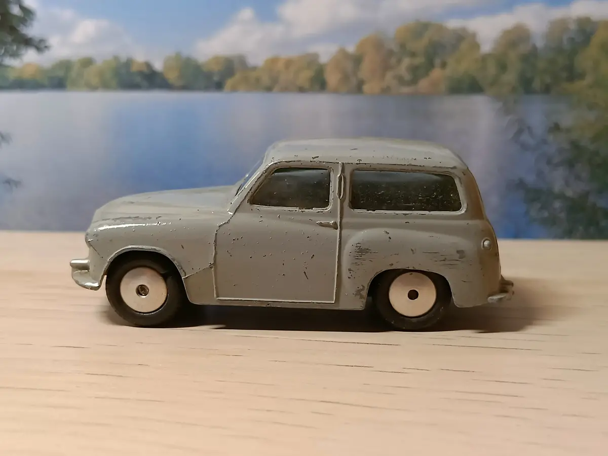 206M Hillman Husky In Grey 1