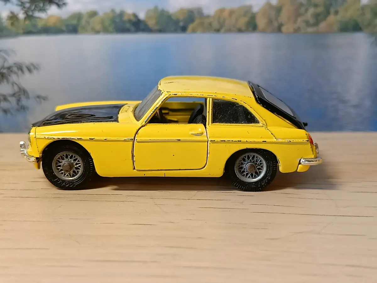 345 Mgc Gt In Yellow And Black 1