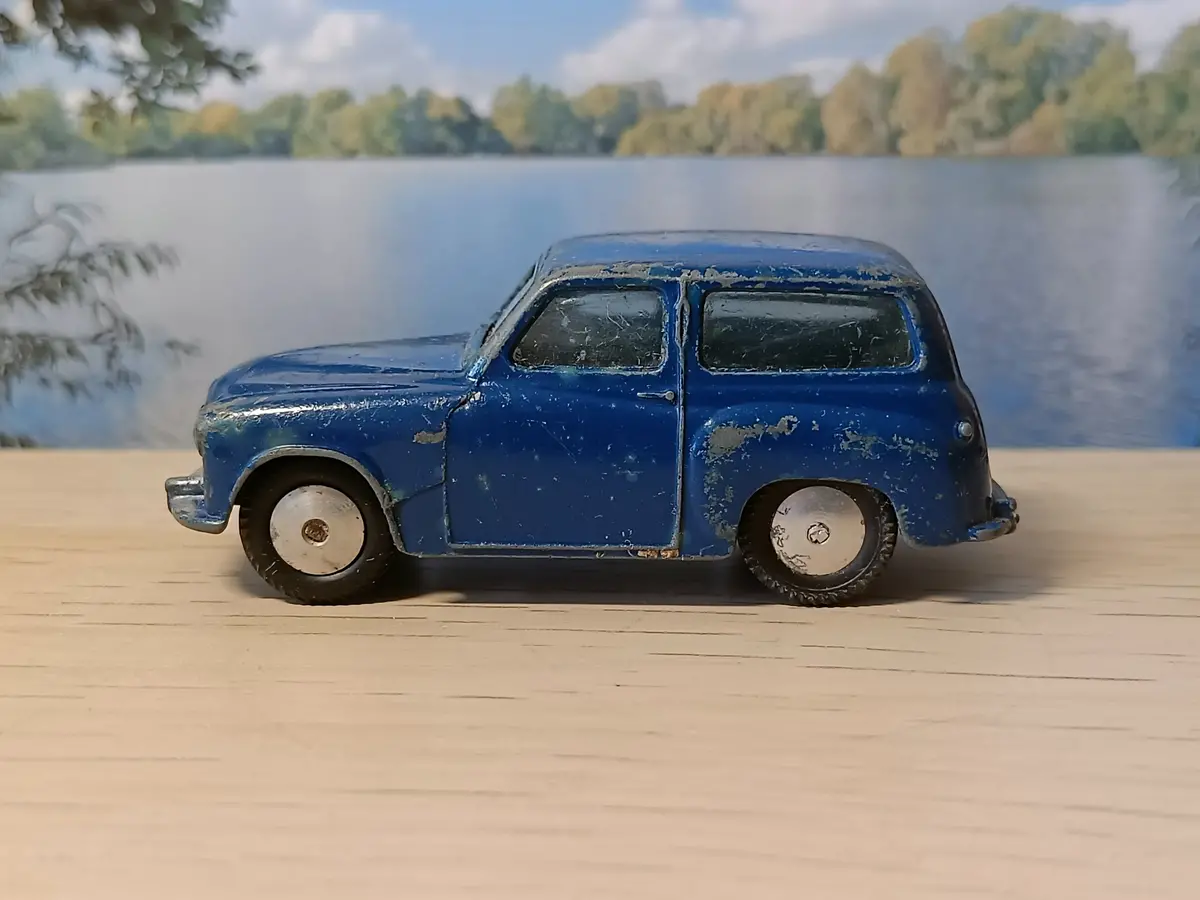 206M Hillman Husky In Deep Blue 1