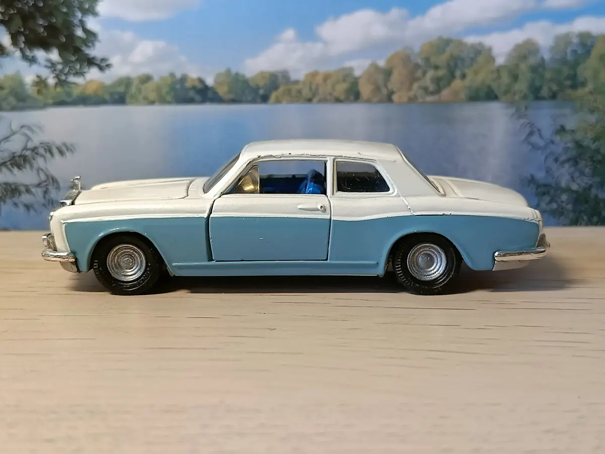 273 Rolls Royce Silver Shadow 1