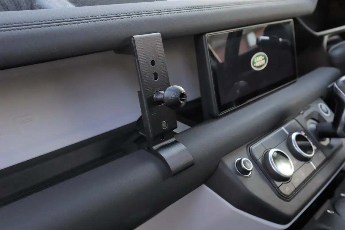 Dashboard Clamp System (Light Duty) For Land Rover Defender (2020+) 1