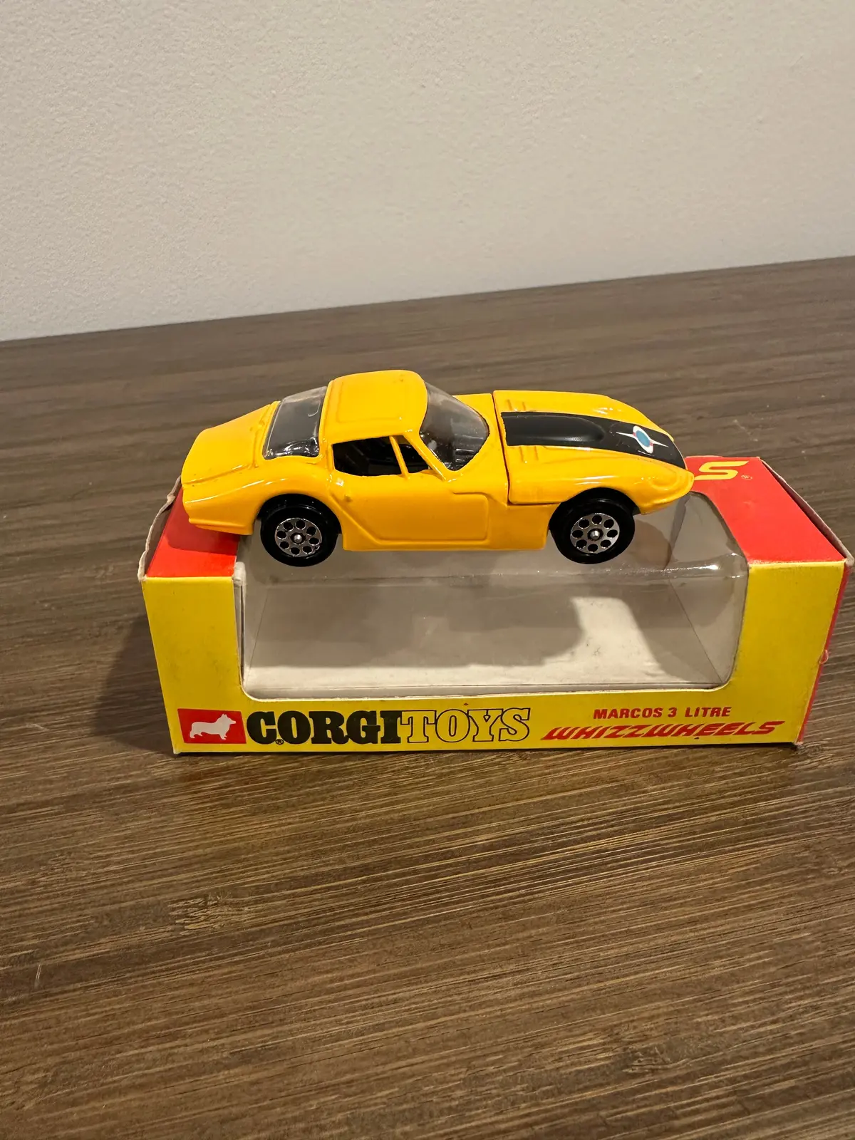 Corgi Toys 377 Marcos 3 Litre With Original Box 1