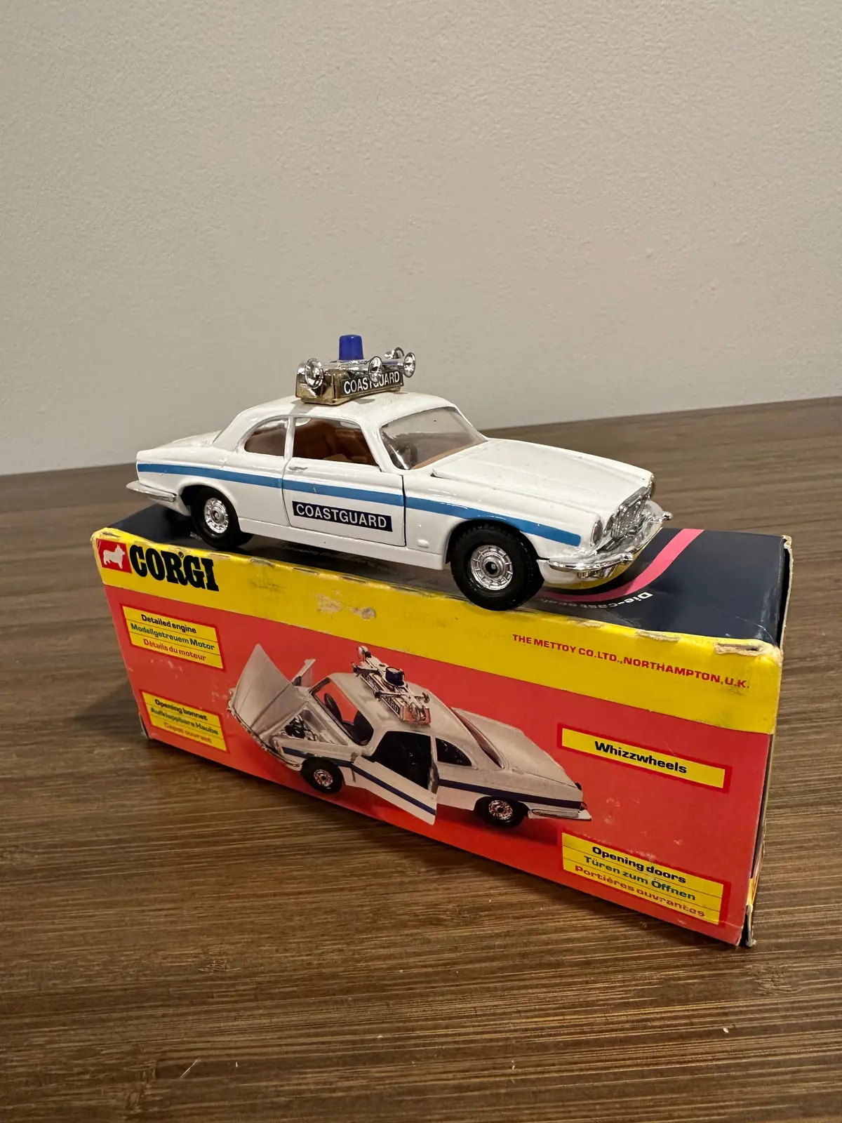 Corgi Toys 414 Jaguar Xj12c Coastguard With Original Box 2