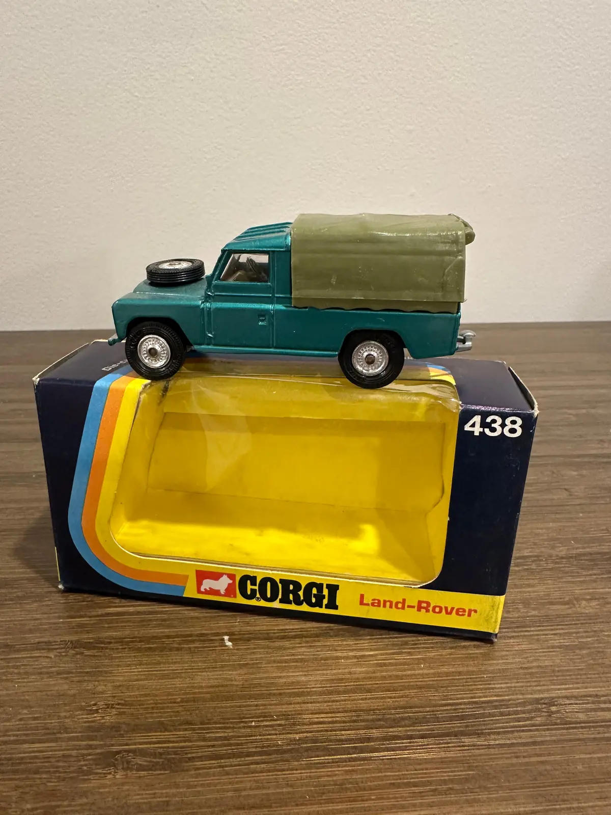 Corgi Toys 438 Land Rover With Original Box 1