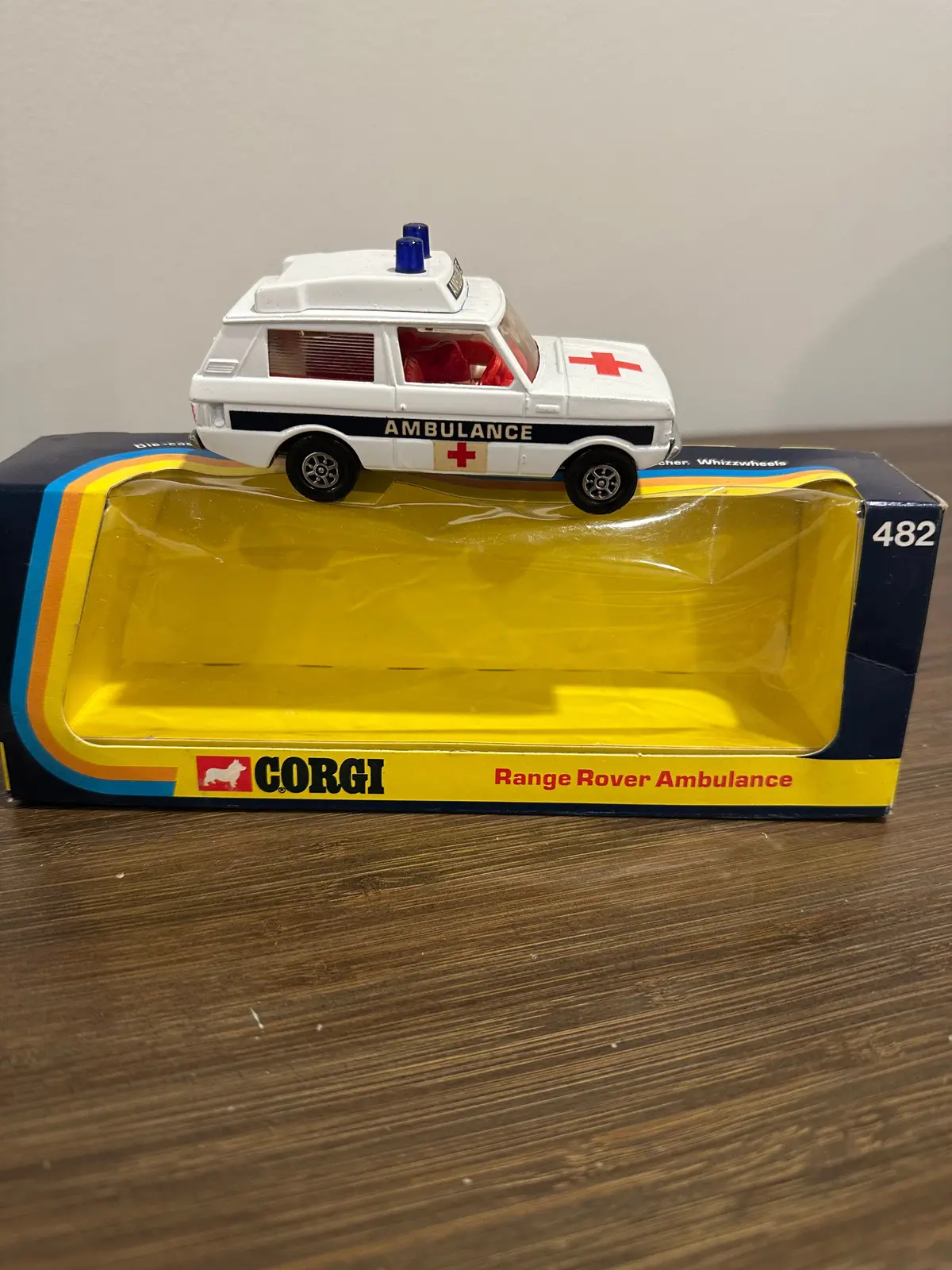 Corgi Toys 482 Range Rover Ambulance With Original Box 1