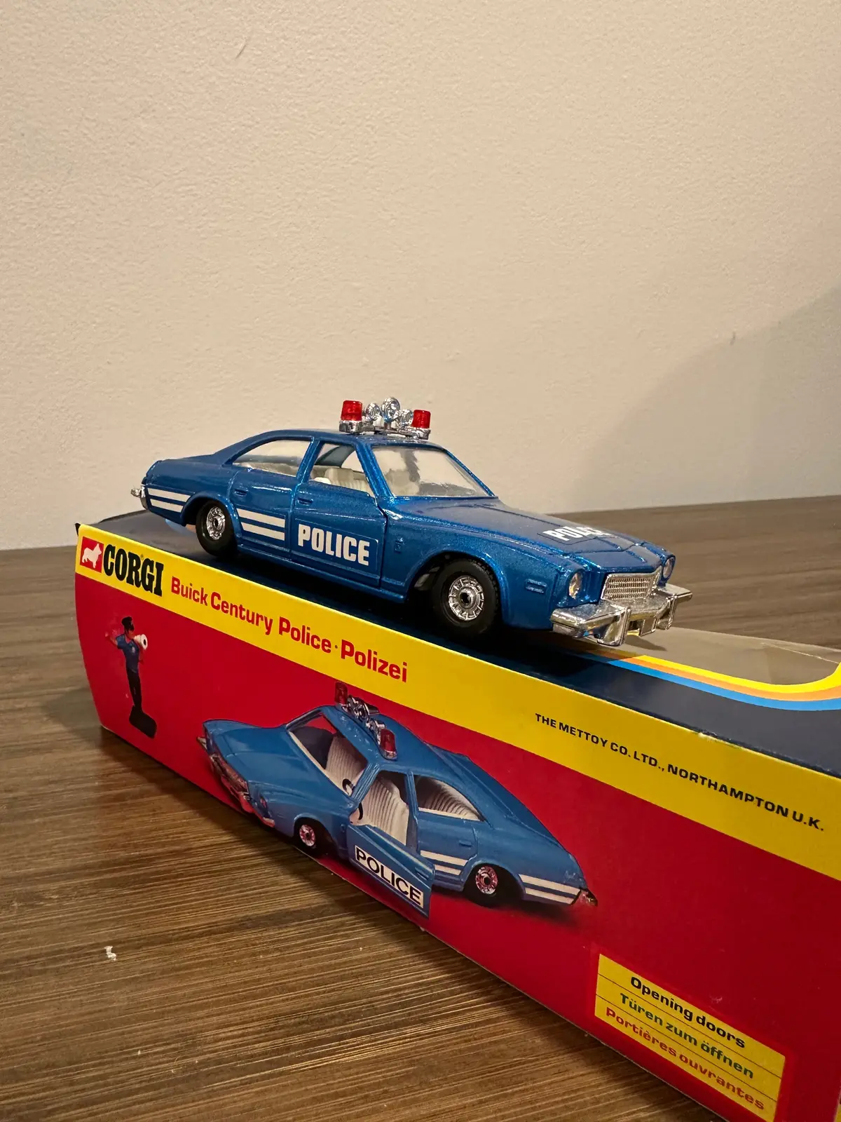 Corgi Toys 416 Buick Century Police Car With Original Box 2
