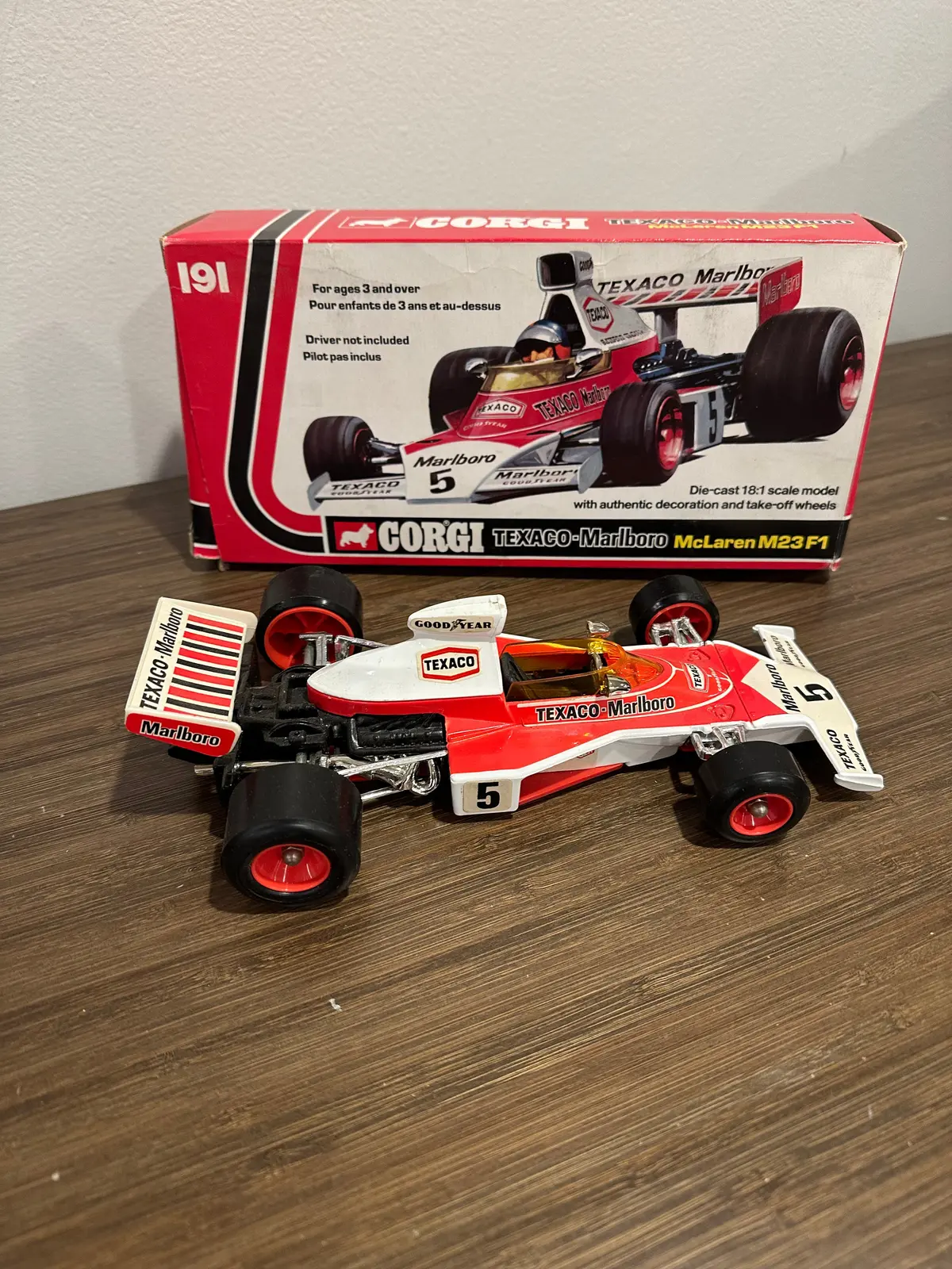 Corgi  191 Mclaren M23 F1 1:18 Scale With Original Box 1