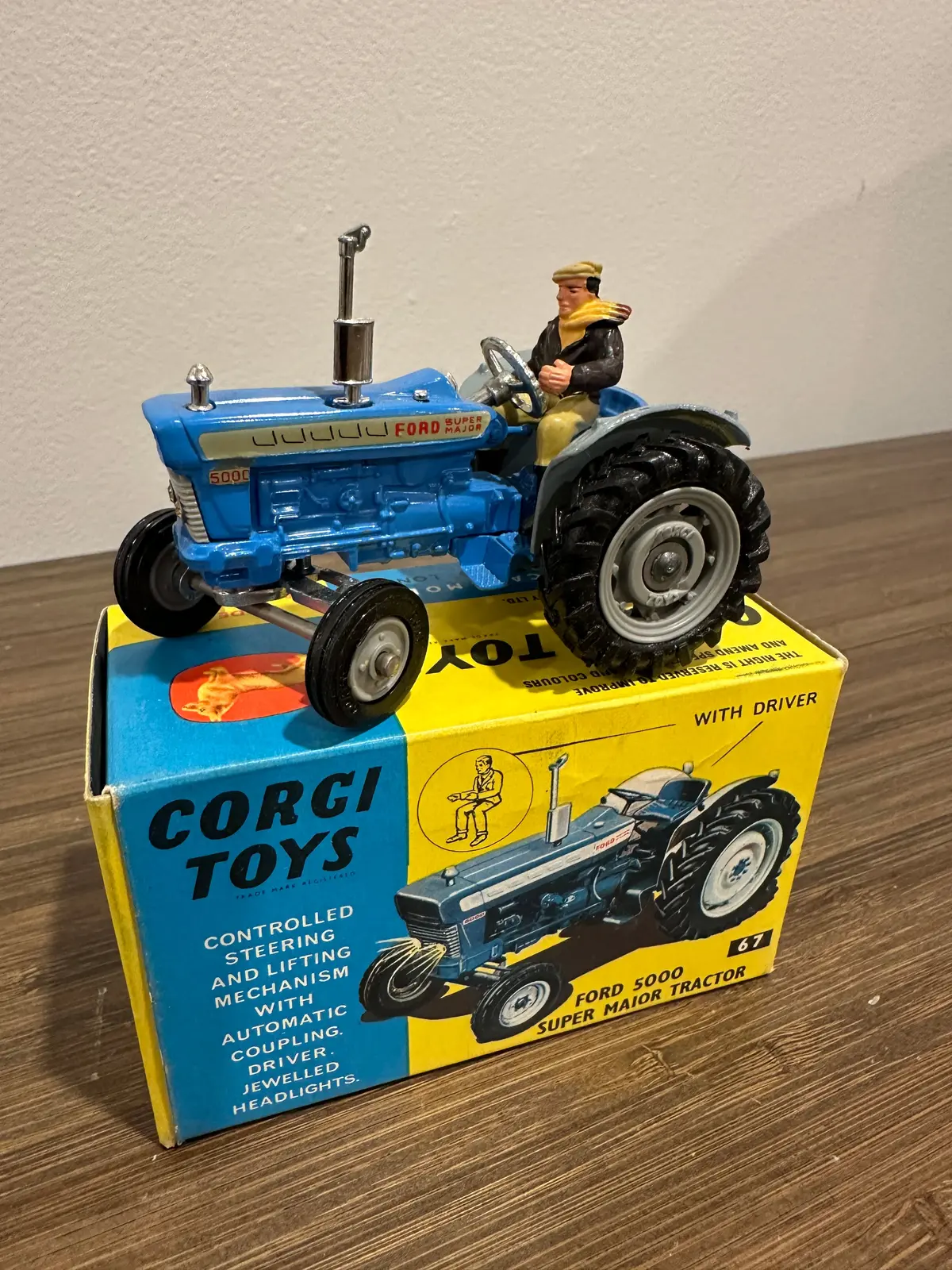Corgi Toys 67 Ford 5000 Super Major Tractor With Original Box 1