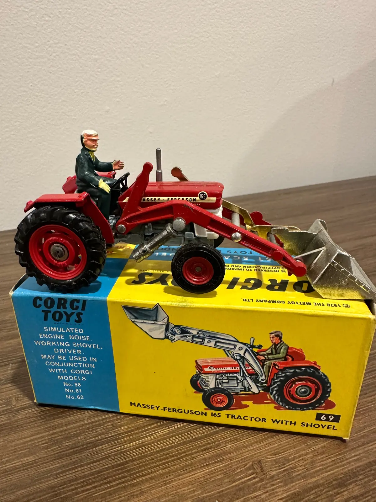 Corgi Toys 69 Massey-Ferguson 165 With Shovel With Original Box 1