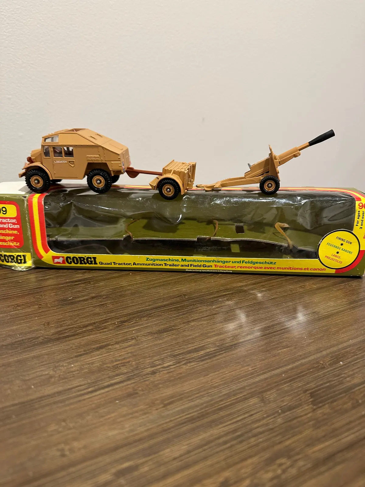 Corgi Toys 909 Quad Tractor, Field Gun With Original Box 1