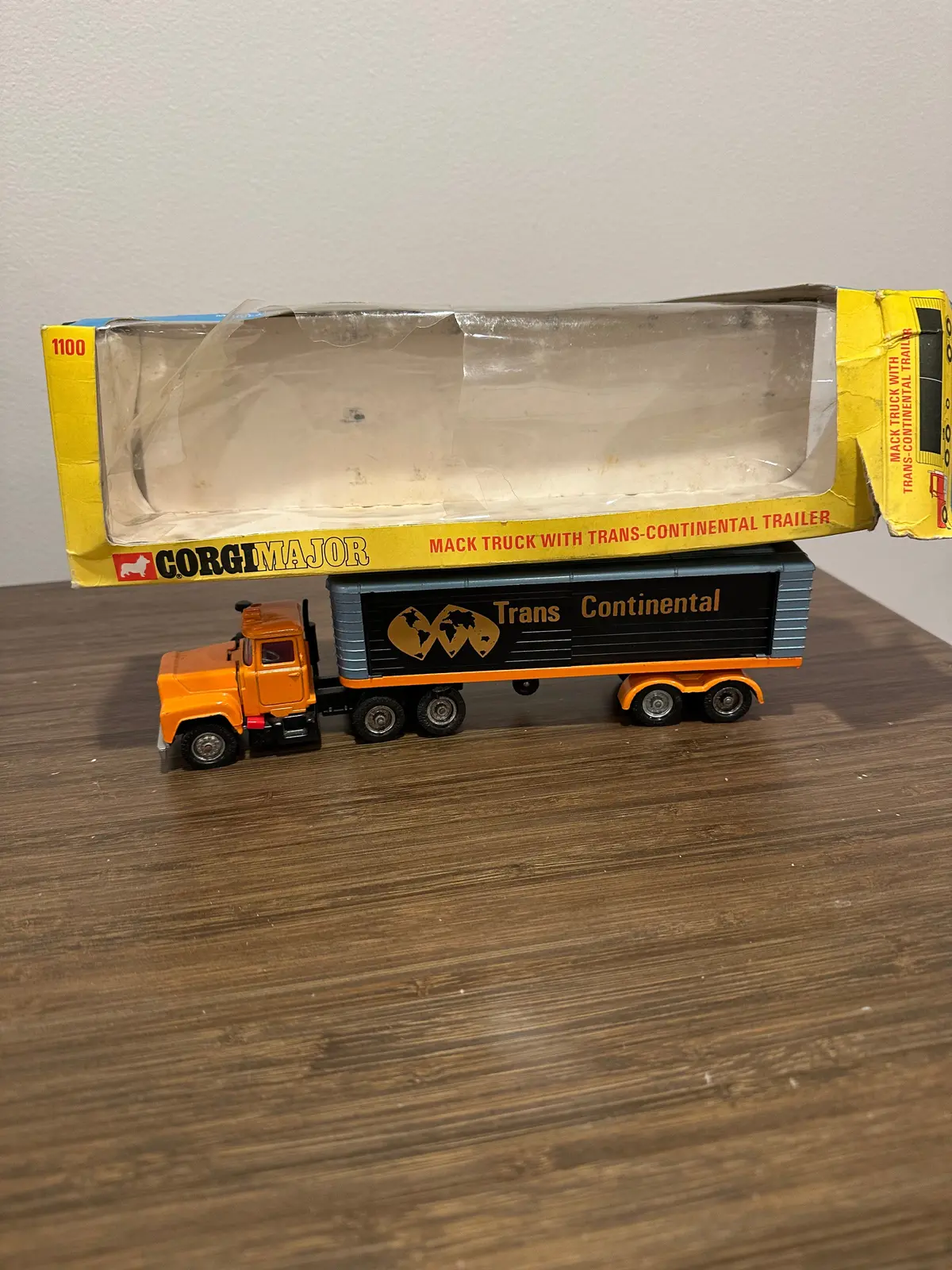 Corgi Major 1100 Mack Trans Continental With Original Box 1