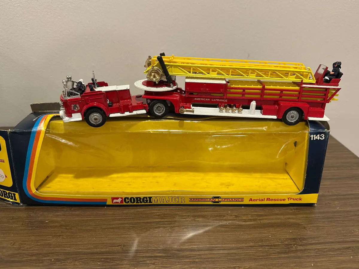 Corgi Major 1143 American Lafrance Rescue Truck With Original Box 1