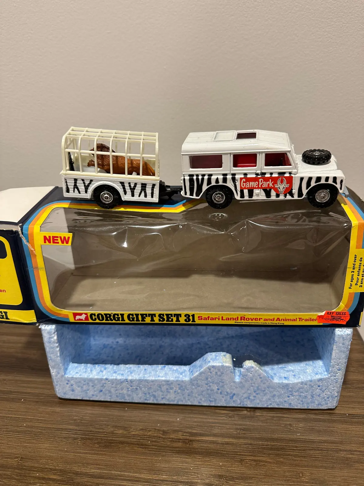 Corgi Gift Set 31 Safari Land Rover With Original Box 1