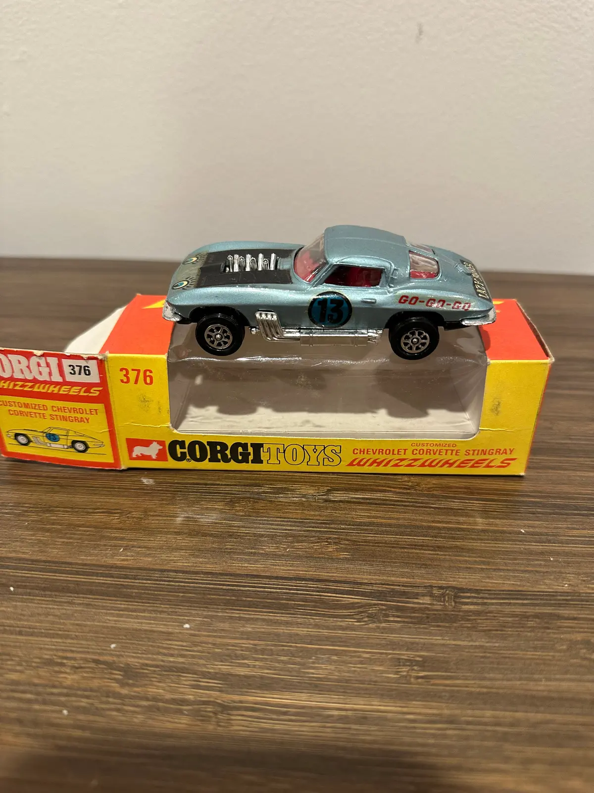 Corgi Toys 376 Chevrolet Corvette Stingray With Original Box 1
