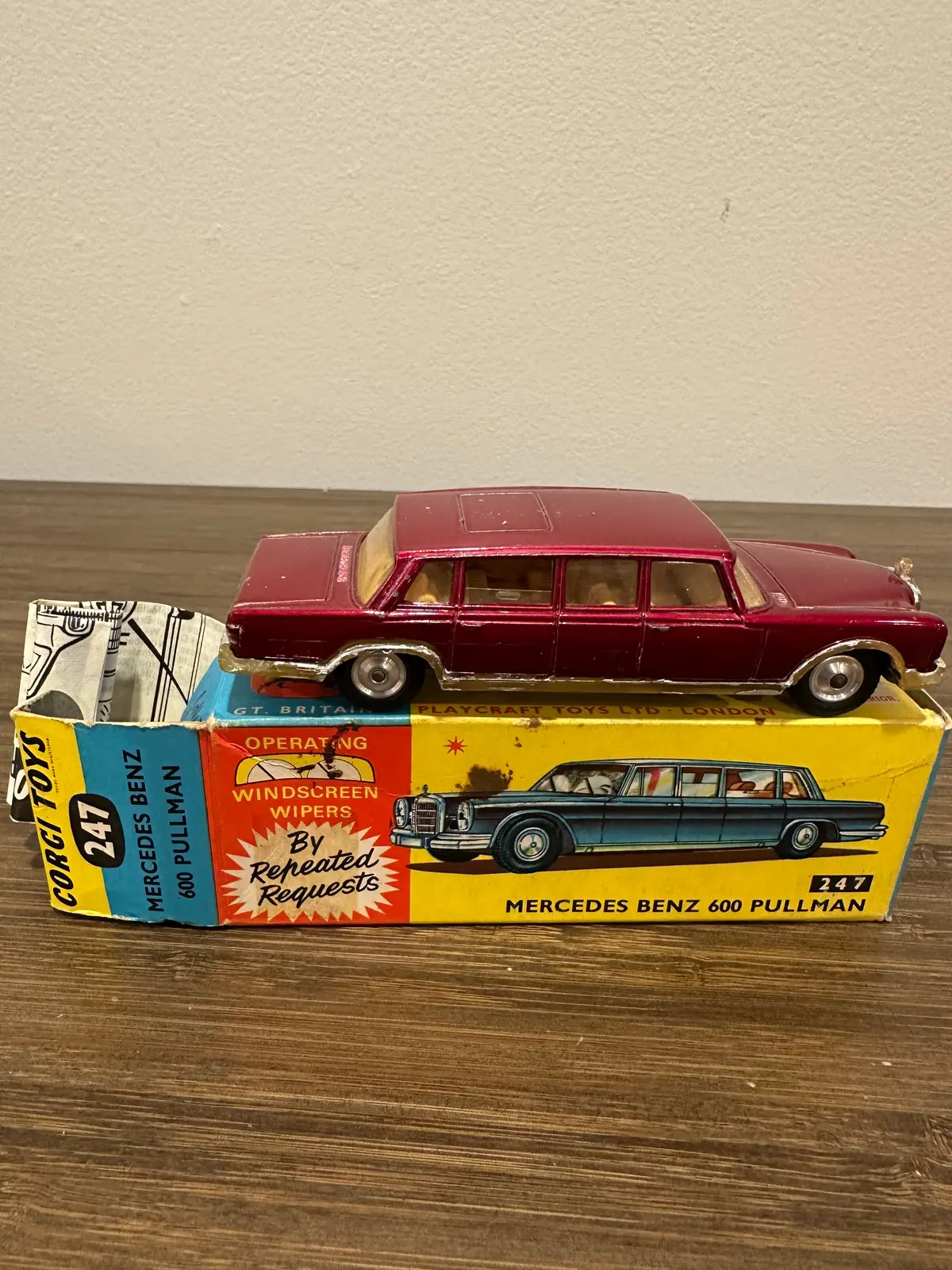 Corgi Toys 247 Mercedes-Benz 600 Pullman With Original Box 1
