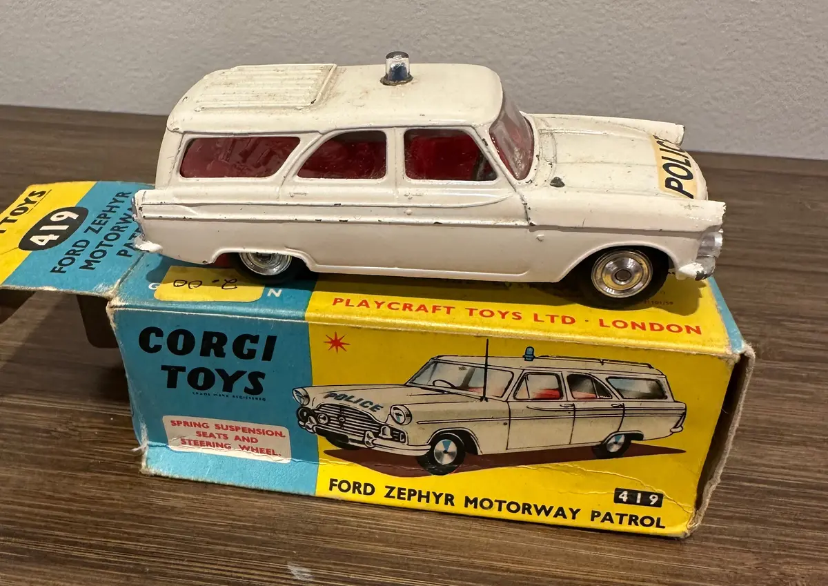 Corgi Toys 419 Ford Zephyr Motorway Patrol With Original Box 1